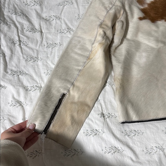 Cowhide Patterned Jacket - Picture 5 of 10